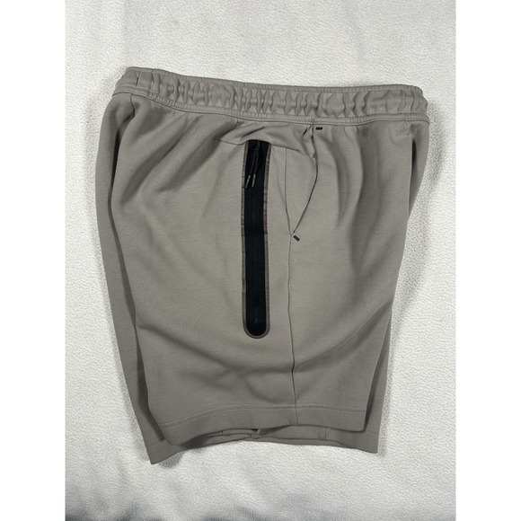 Nike Tech Fleece Shorts Grey Mens Large Drawstring Pockets Casual Athletic - Picture 4 of 5